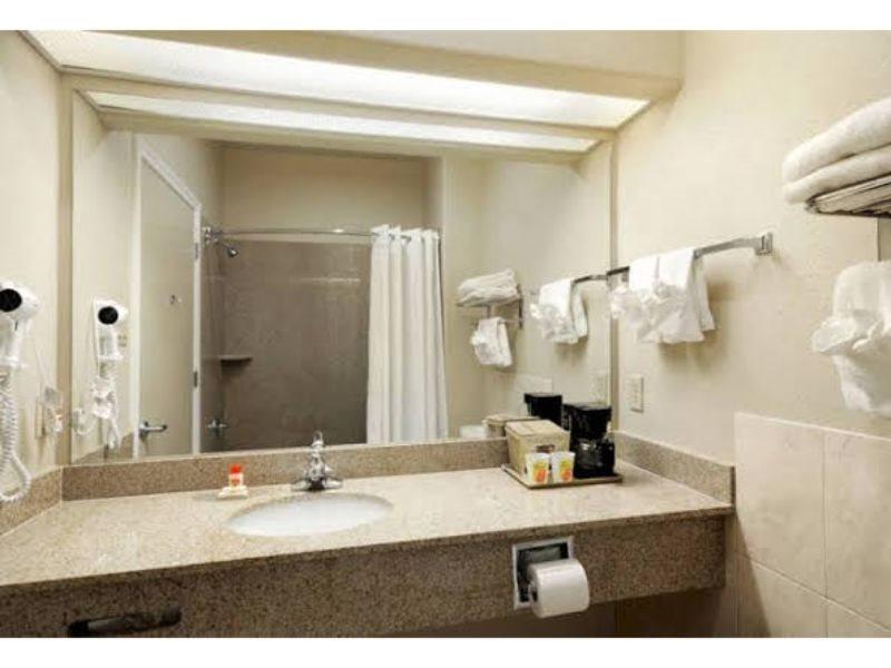 Super 8 By Wyndham Iah West/Greenspoint Aldine Kültér fotó