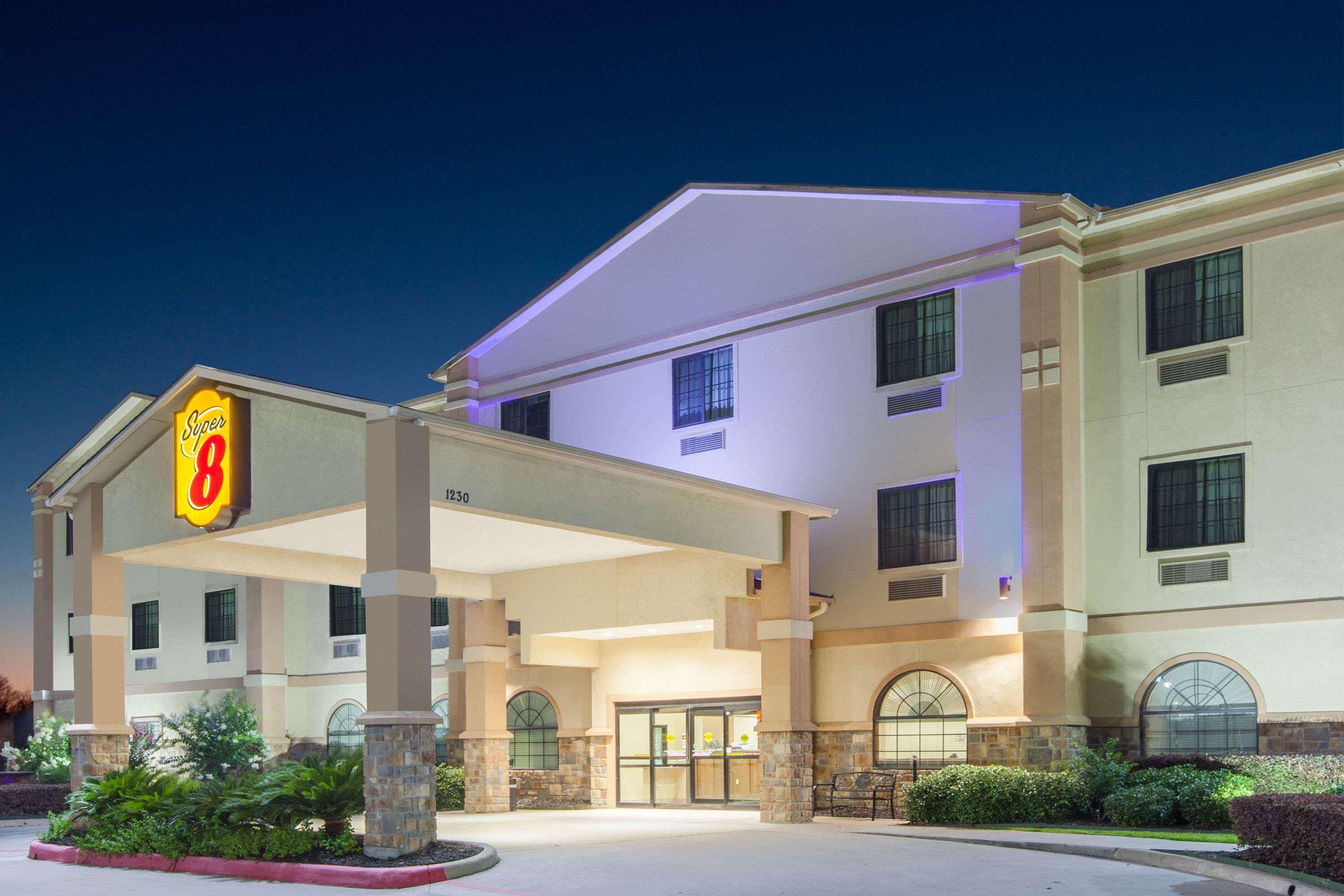 Super 8 By Wyndham Iah West/Greenspoint Aldine Kültér fotó