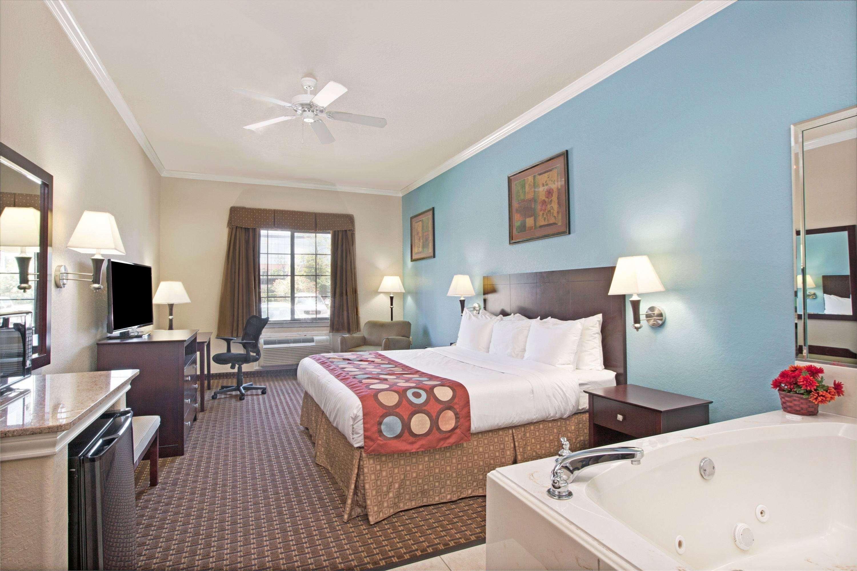 Super 8 By Wyndham Iah West/Greenspoint Aldine Kültér fotó